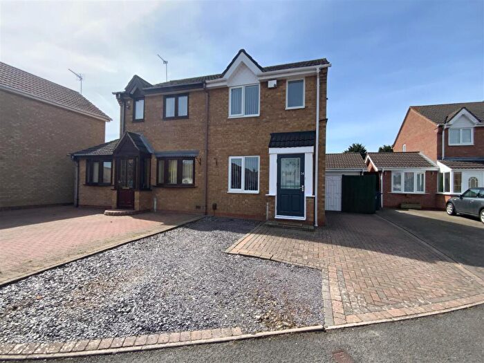 2 Bedroom Semi Detached House To Rent In Cambridge Way, Acocks Green, B27