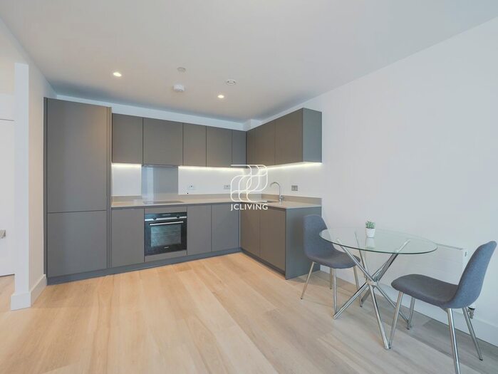 1 Bedroom Flat To Rent In Barley Lane, Stratford, E15