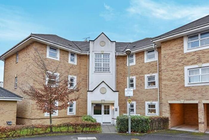 2 Bedroom Flat To Rent In International Way, Sunbury-On-Thames, TW16