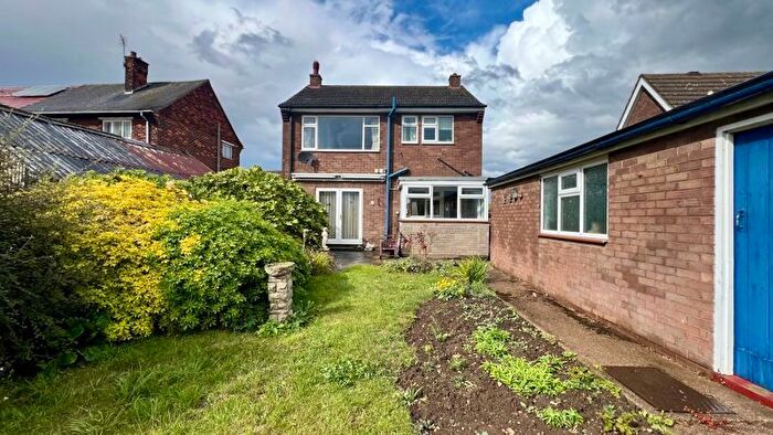 3 Bedroom Detached House For Sale In Cliff Avenue, Winterton, DN15