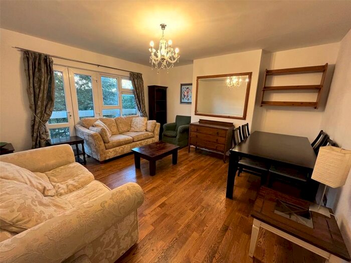 3 Bedroom Apartment To Rent In Bullfinch Court, Croxted Road, London, SE21