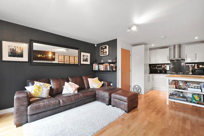 1 Bedroom Flat To Rent In Madoc Close Cricklewood, NW2