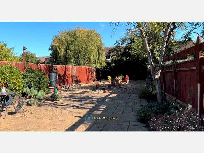 1 Bedroom Flat To Rent In Birchanger Road, London, SE25