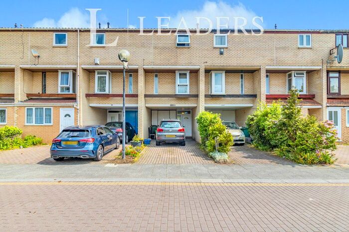 3 Bedroom Town House To Rent In North Eleventh Street, Central, MK9