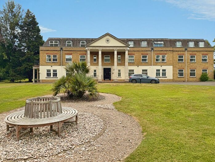 2 Bedroom Flat For Sale In Wellington Lodge, Winkfield, SL4