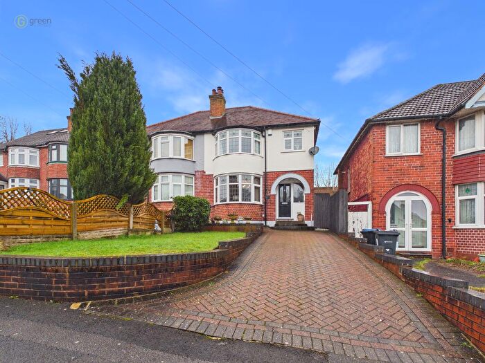 3 Bedroom Semi Detached House For Sale In Fell Grove, Birmingham, B21