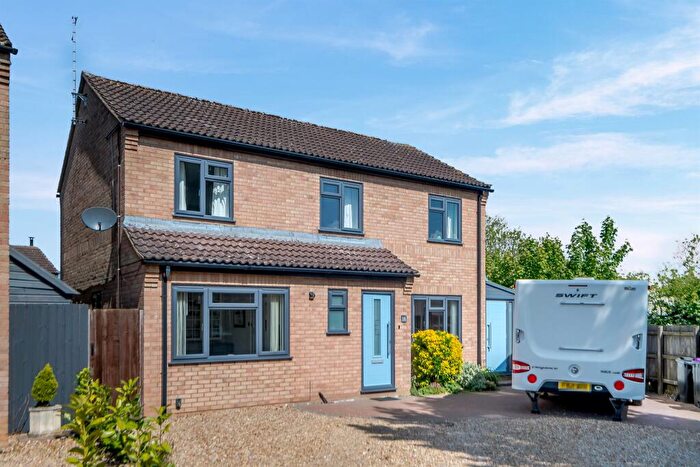 4 Bedroom Detached House For Sale In Bluebell Road, Stamford, PE9