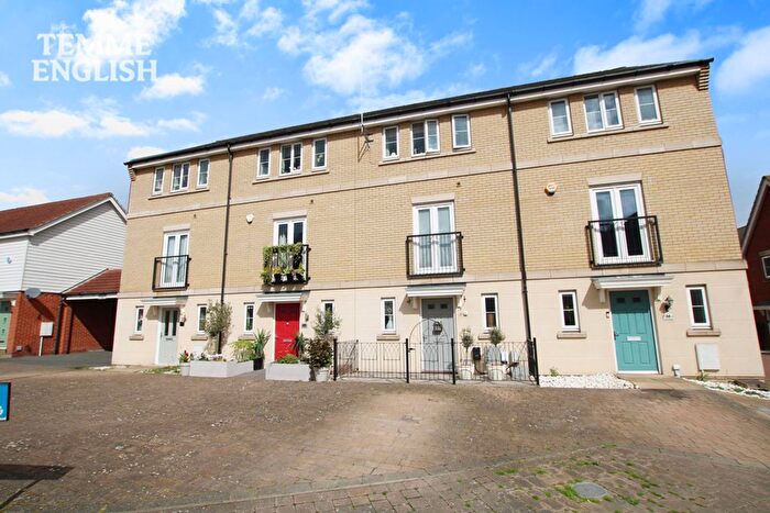 4 Bedroom Terraced House For Sale In School Avenue, Dunton Fields, Laindon, SS15