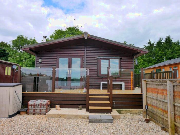 3 Bedroom Lodge To Rent In Fairford, Gloucestershire, GL7