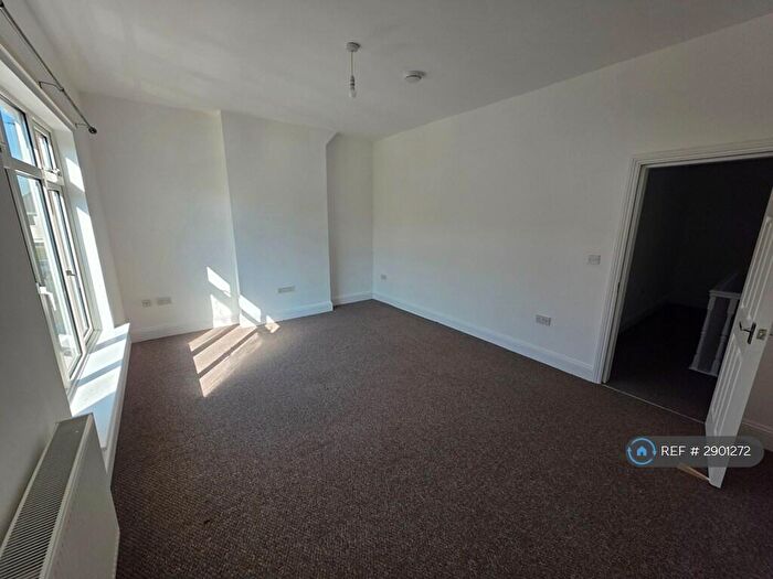 3 Bedroom Semi Detached House To Rent In Beaconsfield Road, Deeside, CH5
