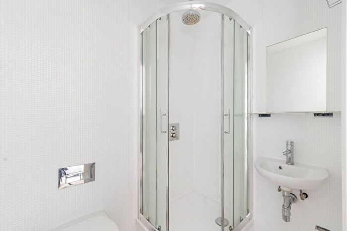 Studio To Rent In College Road, Harrow, HA1