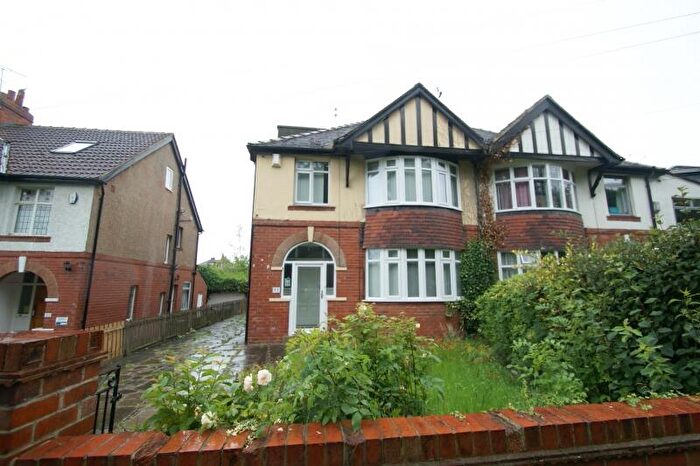 5 Bedroom Semi-Detached House To Rent In St Chads Drive, Headingley, Leeds, LS6
