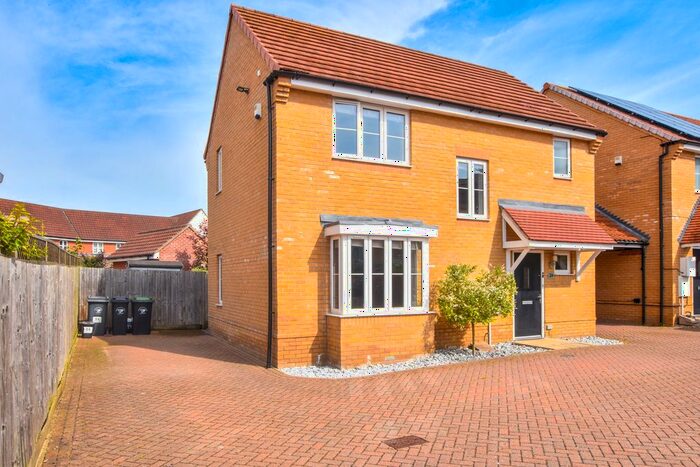 3 Bedroom Detached House To Rent In Maltings Close, Flitch Green, Dunmow, CM6