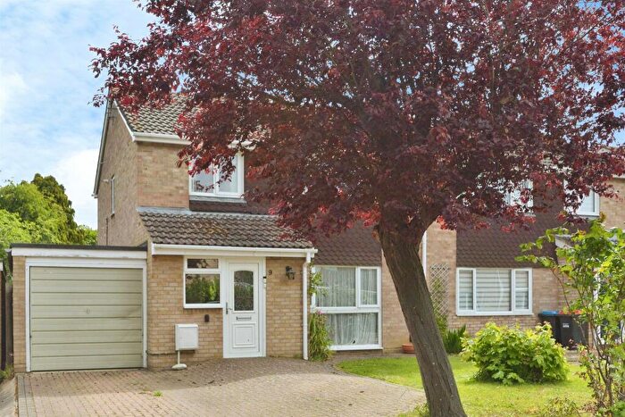 4 Bedroom Semi-Detached House For Sale In Welland Drive, Newport Pagnell, MK16