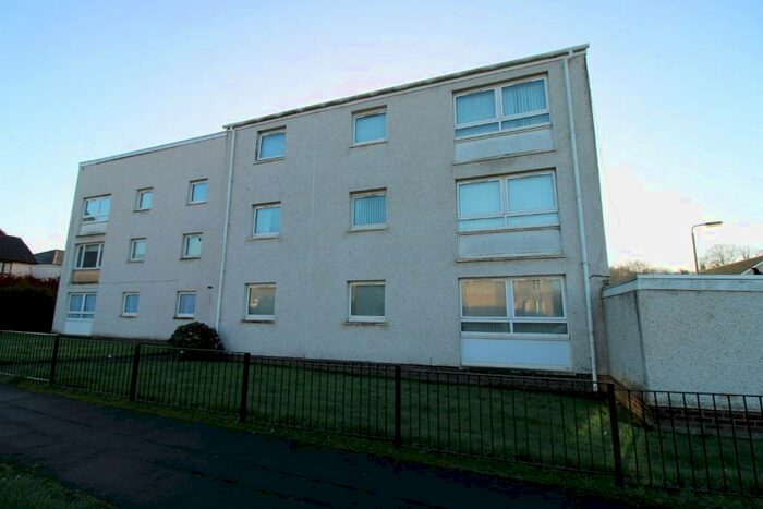 2 Bedroom Flat To Rent In Carnwadric Road, Glasgow, G46
