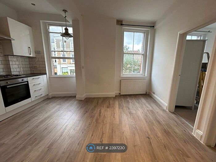 2 Bedroom Flat To Rent In Albion Parade, London, N16