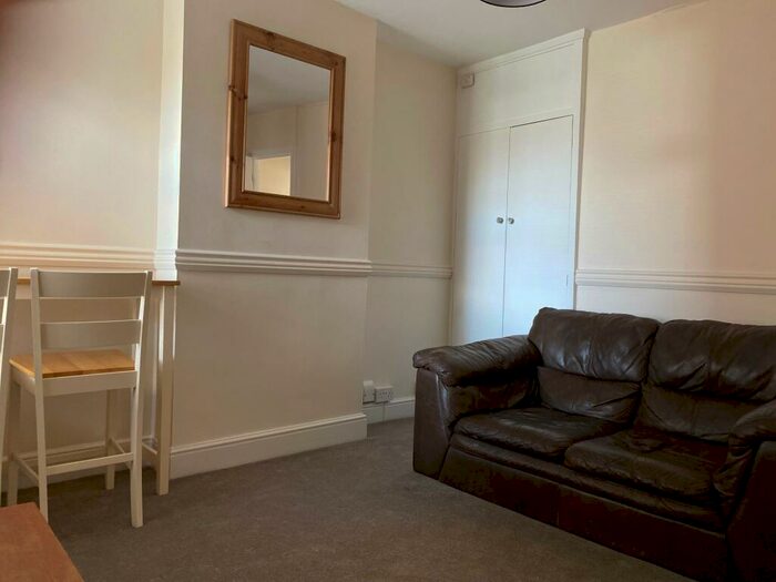 1 Bedroom Maisonette To Rent In Military Road, New Town, Colchester, CO1