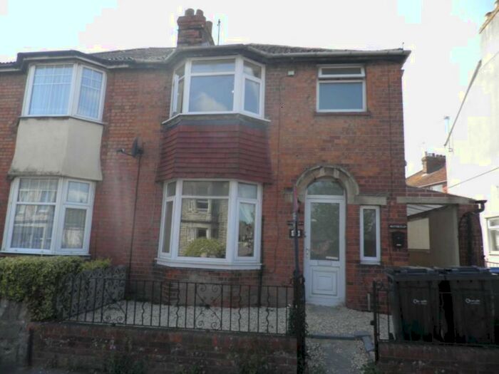 1 Bedroom Flat To Rent In Islington, Trowbridge, Wiltshire, BA14