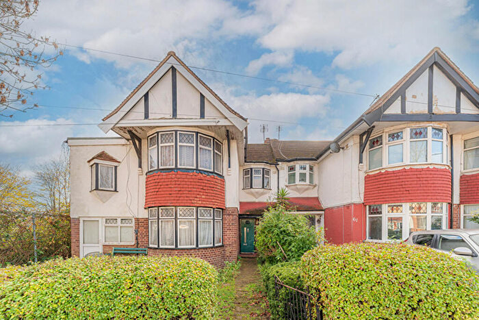 5 Bedroom House For Sale In Pasteur Gardens, London, N13