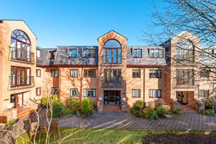3 Bedroom Flat For Sale In The Beeches, Newton Mearns, G77