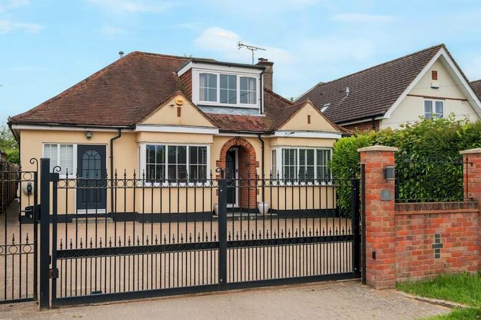 5 Bedroom Detached House To Rent In Chesham, Buckinghamshire, HP5