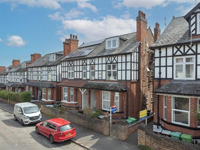 2 Bedroom Flat To Rent In Bingham Road, Carrington, Nottingham, NG5