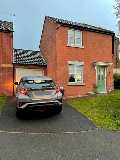 3 Bedroom Link Detached House To Rent In Snape Close, Leicester, LE5