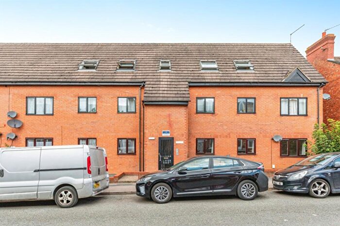1 Bedroom Flat For Sale In Portland Road, Rushden, NN10