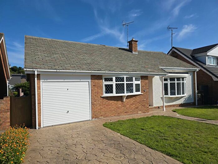 2 Bedroom Detached Bungalow To Rent In Brompton Park, Colwyn Bay, LL28