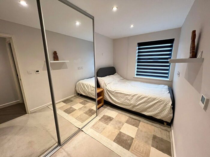 2 Bedroom Apartment For Sale In St James Court, Stratford Road, Shirley, B90