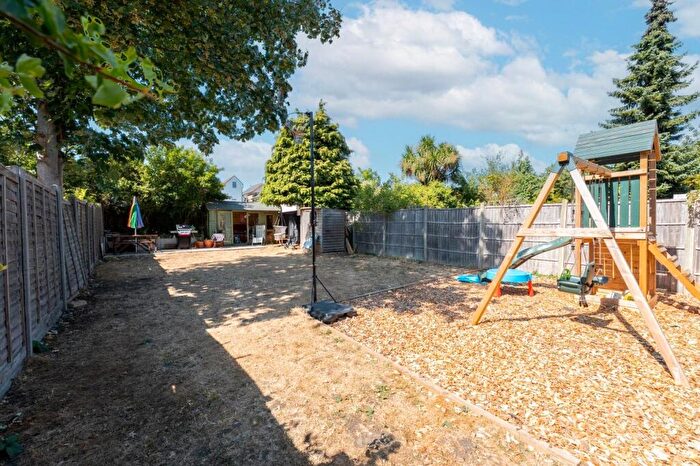 3 Bedroom Maisonette For Sale In Ringstead Road, Sutton, SM1