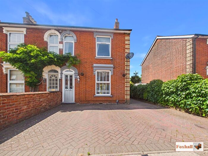 3 Bedroom Semi-Detached House For Sale In York Road, Ipswich, IP3