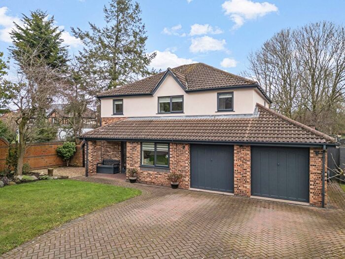 4 Bedroom Detached House For Sale In Crofton Close, Appleton Thorn, WA4