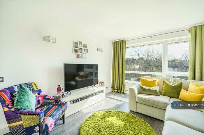 1 Bedroom Flat To Rent In Bouverie Lodge, Beckenham, BR3