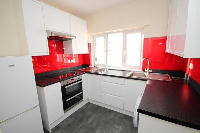 2 Bedroom Maisonette To Rent In Hazel Gardens, Edgware, Middlesex, HA8