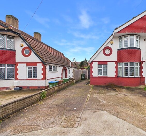 3 Bedroom Semi Detached House For Sale In Old Farm Avenue, Sidcup, Kent, DA15