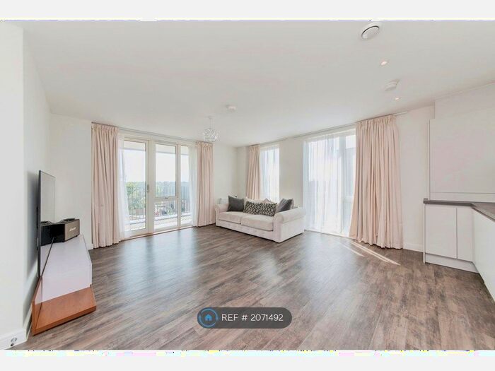 2 Bedroom Flat To Rent In Aphrodite Court, Barnet, EN5