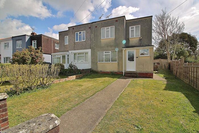 3 Bedroom Semi-Detached House For Sale In Keydell Close, Horndean, PO8