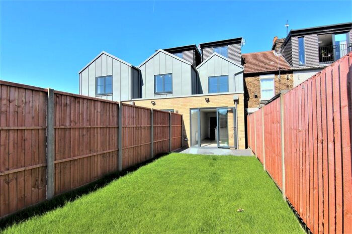 2 Bedroom Terraced House To Rent In Park Road, Waltham Cross, EN8