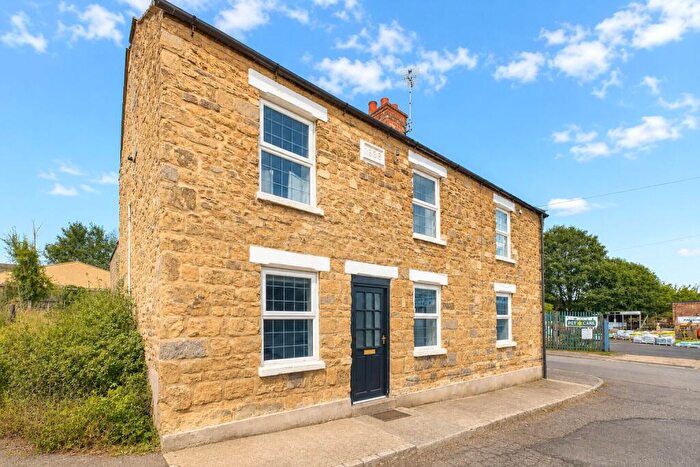 2 Bedroom End Of Terrace House To Rent In Paddock Lane, Desborough, Kettering, NN14