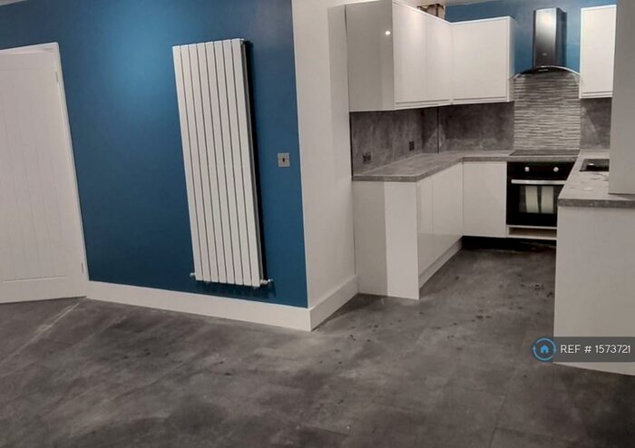 2 Bedroom Flat To Rent In Falcon Avenue, Coventry, CV3