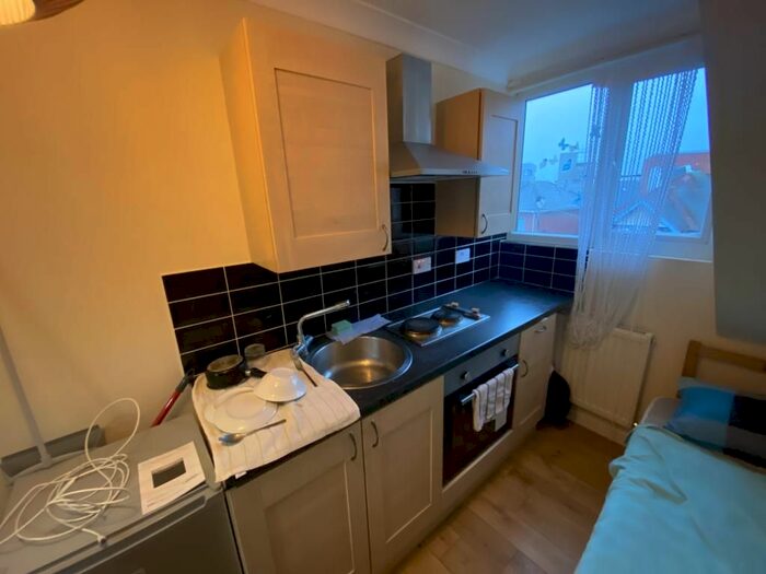 1 Bedroom Studio To Rent In The Polygon, Southampton, SO15