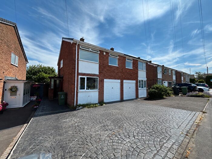 3 Bedroom Semi-Detached House To Rent In Hazelwood Road, B74