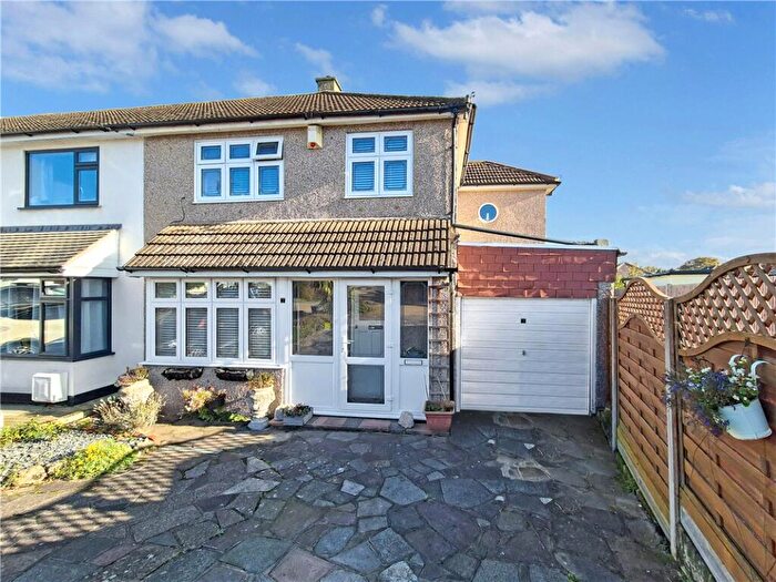 3 Bedroom Semi Detached House For Sale In De Lapre Close, Orpington, Kent, BR5