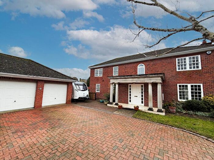 5 Bedroom Detached House For Sale In St Josephs Close, Olney, MK46