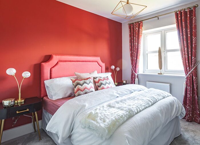 3 Bedroom End Of Terrace House For Sale In Aumonier Way, Alfreton, DE55