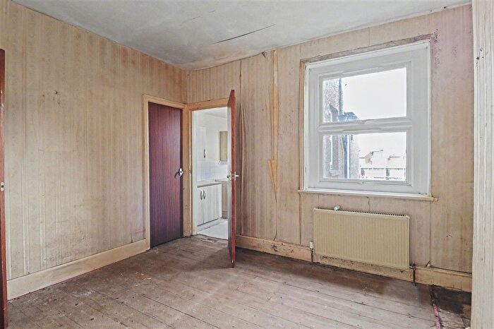 3 Bedroom Terraced House For Sale In High Street, Swanage, BH19 - Photo 9