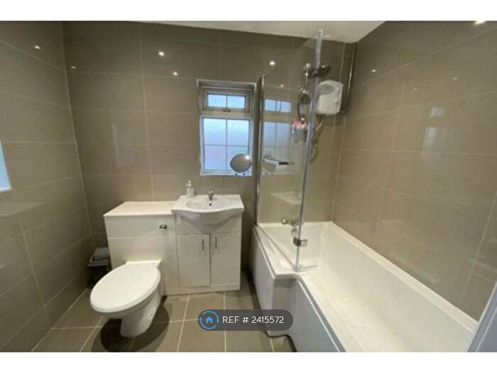 3 Bedroom Semi-Detached House To Rent In Spielman Road, Dartford, DA1