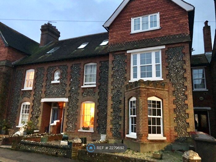 1 Bedroom Flat To Rent In Caledonian Road, Chichester, PO19