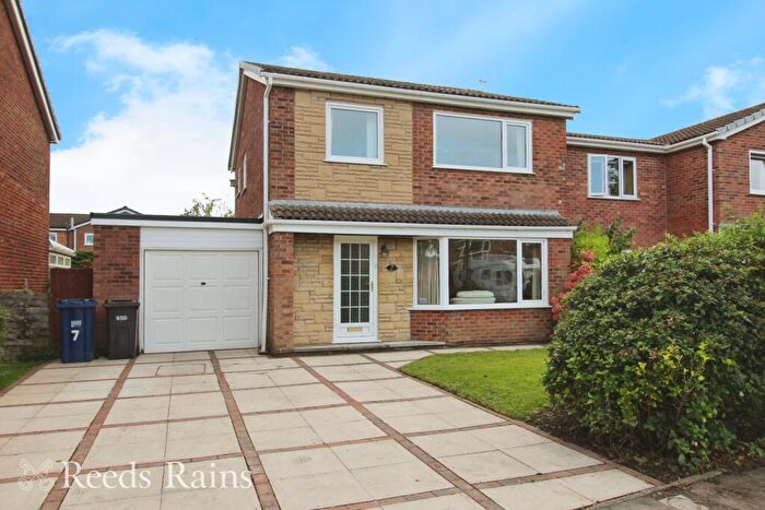 3 Bedroom Detached House For Sale In Long Moss, Leyland, Lancashire, PR26